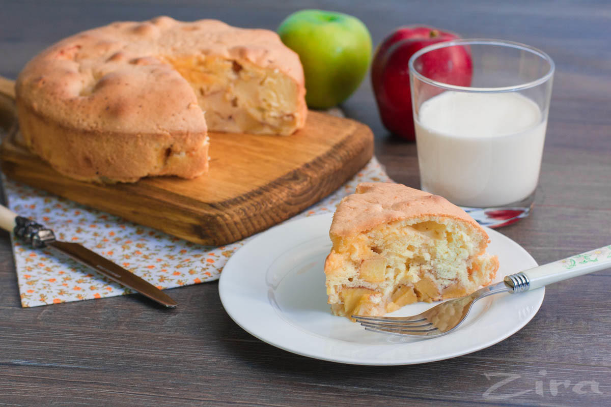 Шарлотка с яблоками: пошаговый рецепт - рецепты от Kondishop