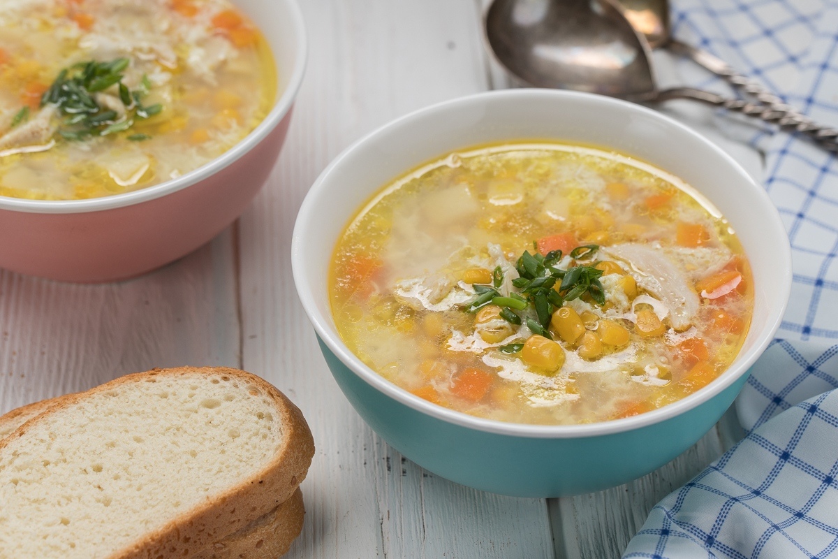 Рецепт куриного супа с кукурузной крупой: просто и вкусно!