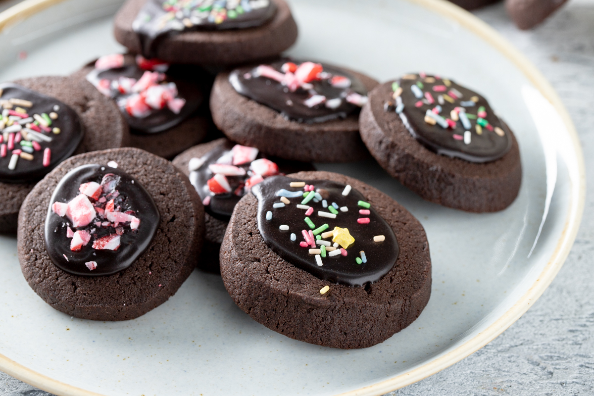 Шоколадное печенье с кусочками шоколада рецепт – Американская кухня: Выпечка и десерты. «Еда»