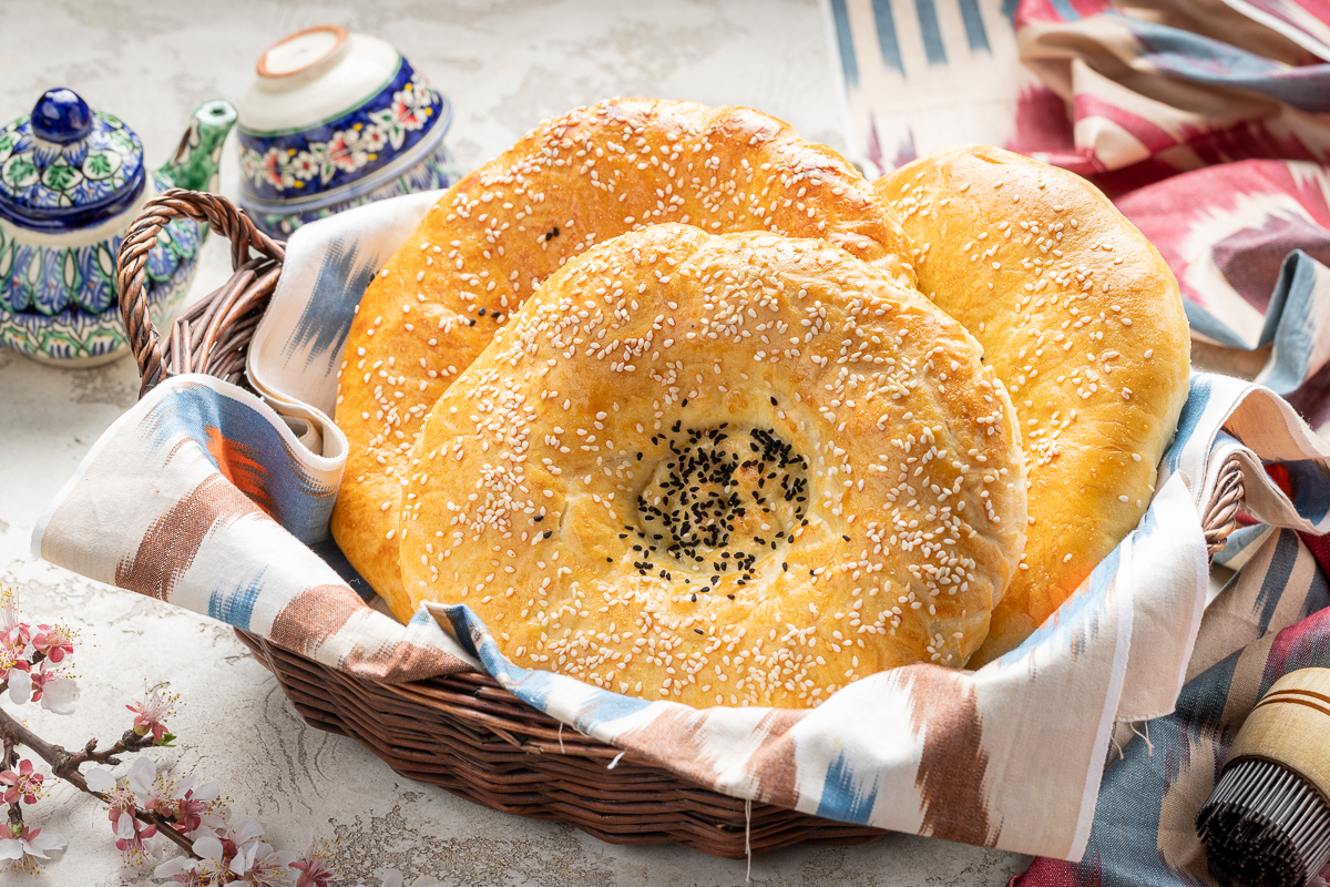Тесто для узбекской лепешки в тандыре